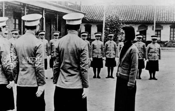 中国最早是在1923年北洋政府就曾要求京师警察厅根据情况设置女警,但