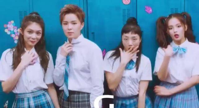 原创傅菁公开火箭少女校服照杨芸晴笑成表情包杨超越全程搞怪