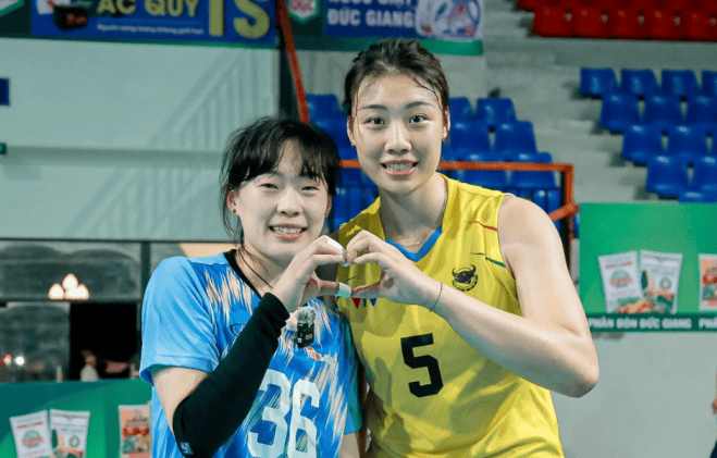 原创两战轰59分女排1米95冠军接应崛起24岁留洋闪耀打动蔡斌