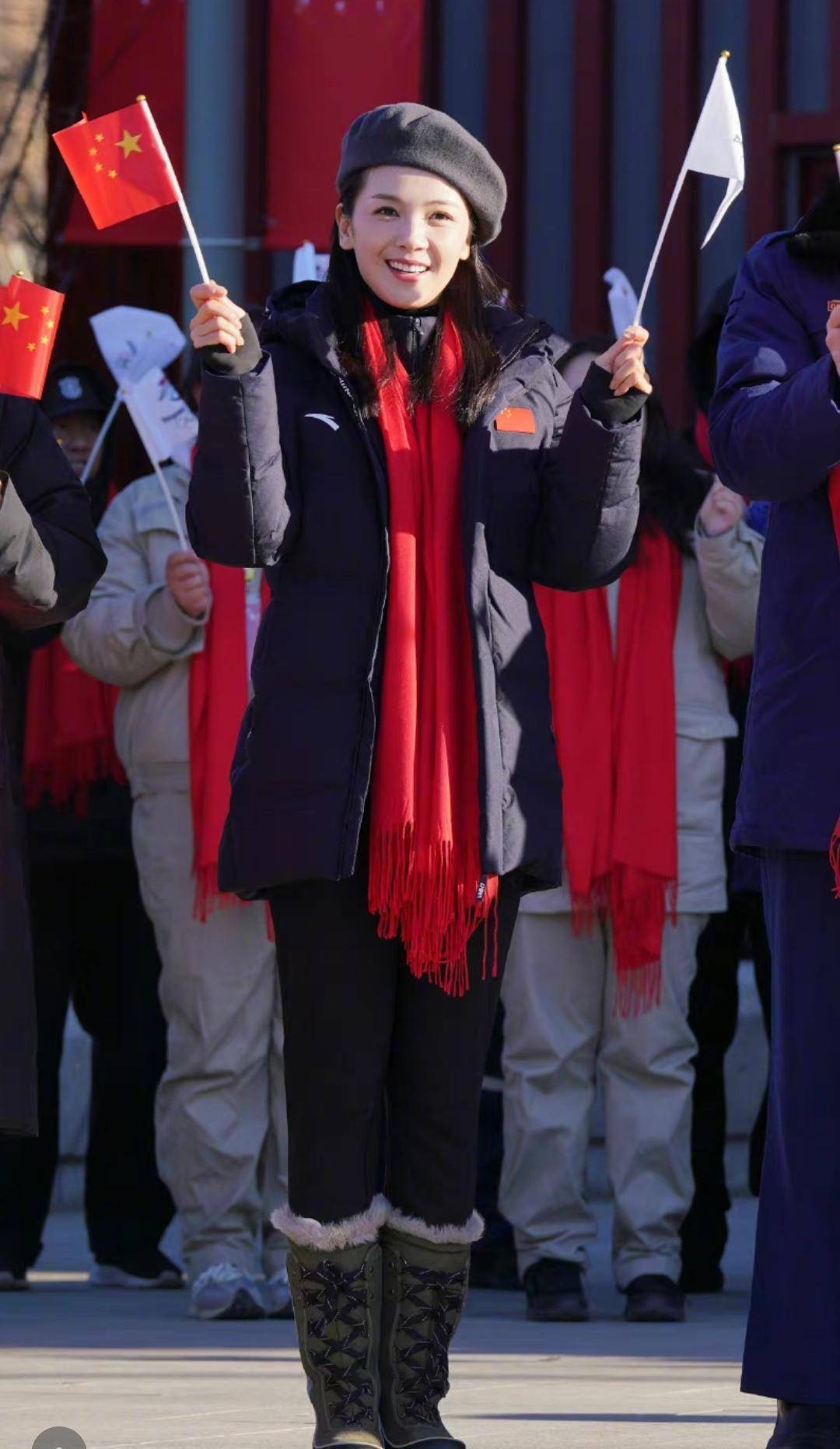 原创刘涛晒照为冬奥加油和21岁杨倩同框一点不显老合影里还有黄子韬