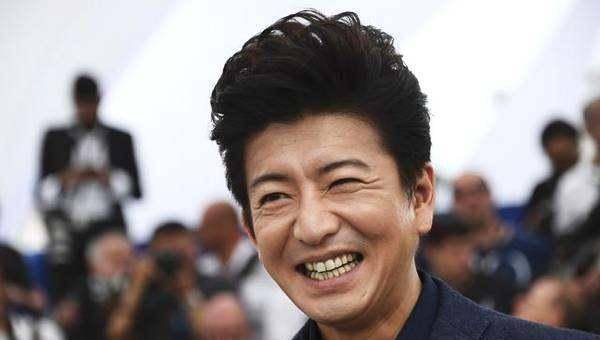 但是在木村拓哉的身上,我们看到了一抹成熟到韵味,在之前木村拓哉是一