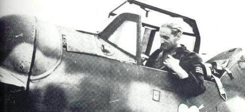 之后就是哈特曼参加空战,之后初次崭露头角的他就成为了克鲁平斯基的