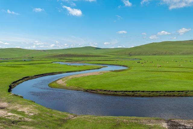 呼伦湖是中国北方数千里之内唯一的大泽,烟波浩渺,天水相连,是观赏
