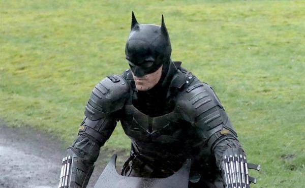 原创新蝙蝠侠片场照曝光黑暗骑士造型太炸裂猫女是亮点