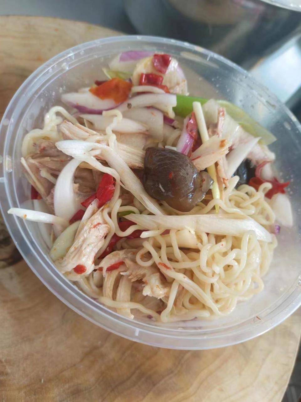 恭喜"想你辣椒麻鸡"荣获2024年度新蔡县首届《舌尖上的美食》评选活动