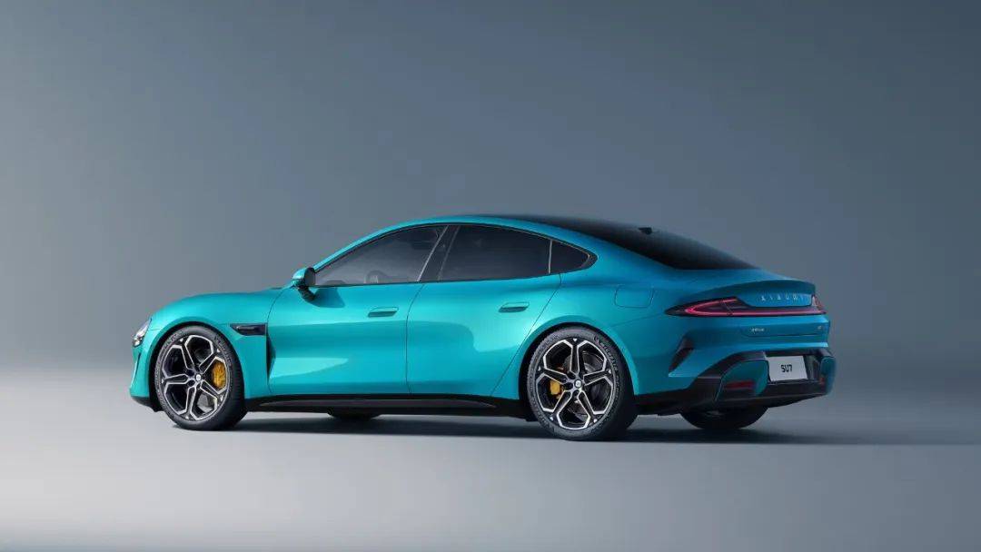 小米su7丨霹雳一声飞开局即破局