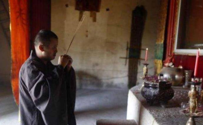 原创安徽小伙独守古庙10年香火钱最少时一个月仅40元他为何出家