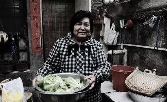 原创焦裕禄长女焦守凤干了一辈子临时工现仍住在破旧的院子里