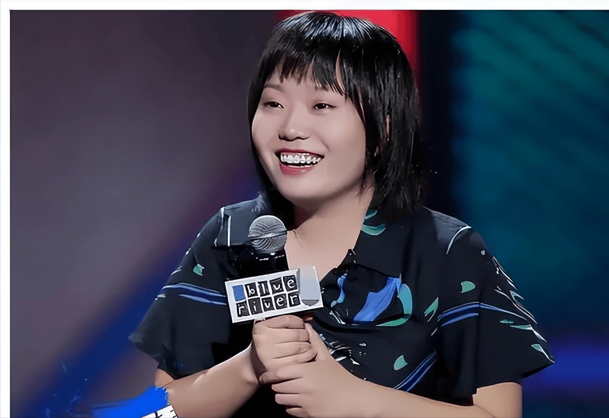 原创李雪琴恋情曝光被男友背着小跑尽显甜蜜男友身份被扒不一般
