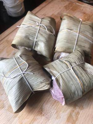 适量(上色用)生抽适量(咸淡取决自己口味)香叶一点陈皮一点小茴香一点