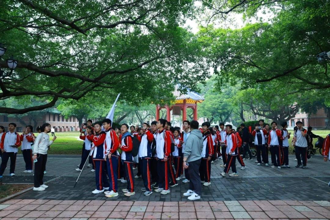 博罗县榕城中学清北班火箭班学生到中山大学开展研学活动