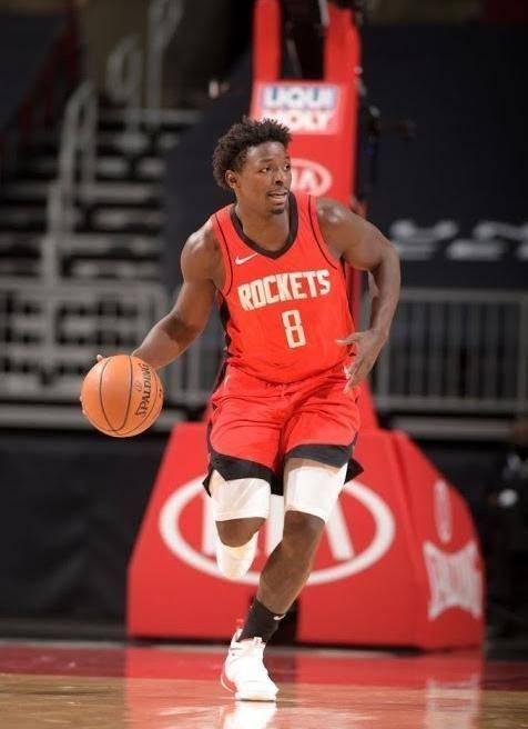 火箭开局势头不错,沃尔干拔命中,他们取得领先.