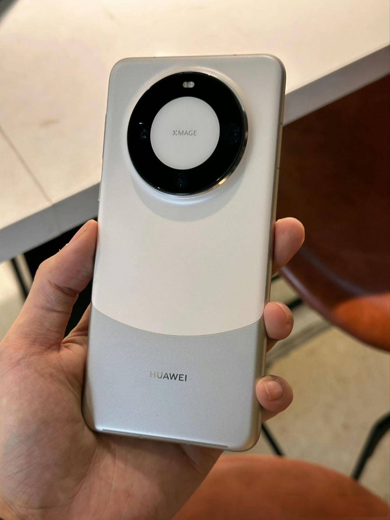 三款中杯机型使用分享:华为mate60,vivo x100,oppo find x7_屏幕_质感