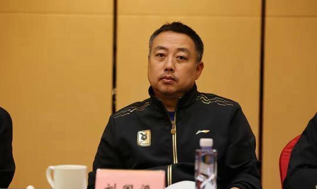 中国乒乓球选手黄镇廷遗憾淘汰国乒首日比赛不轻松