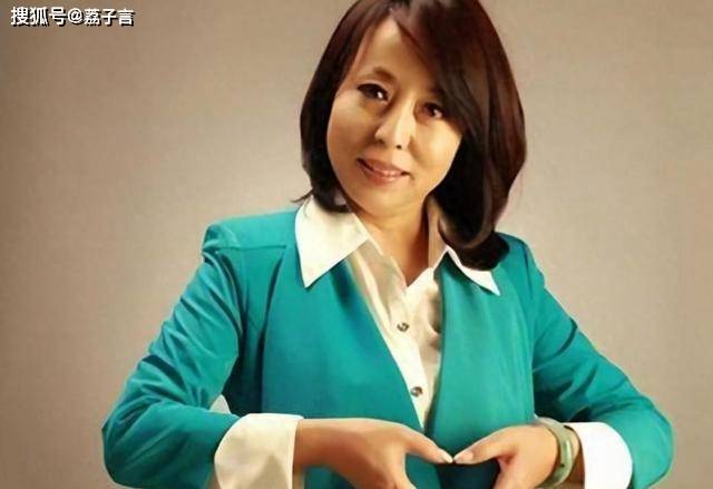 原创北京富婆嫁给22岁男下属50岁为其生下三胞胎如今咋样了