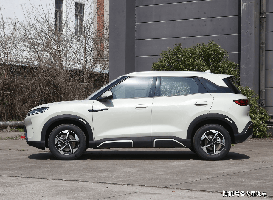 比亚迪全新小型suv上市,怎么买最值?_搜狐汽车_搜狐网