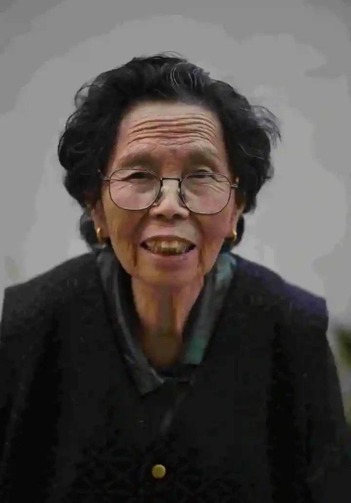 羽绒服_老太太_生意