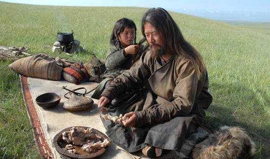 奴隶逃过秦国追捕娶个女人繁衍出一强族今成11个少数民族祖先