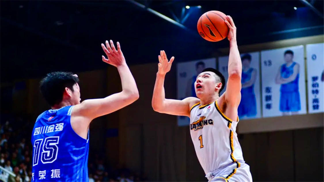 原创得分王正式离队战胜四川队不到12小时全美最佳球员加盟辽篮