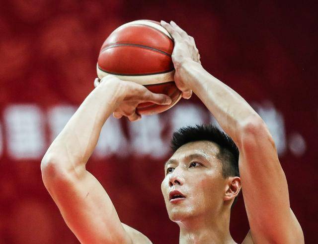 易建联若拥有姚明般性格是否在nba更上一层楼