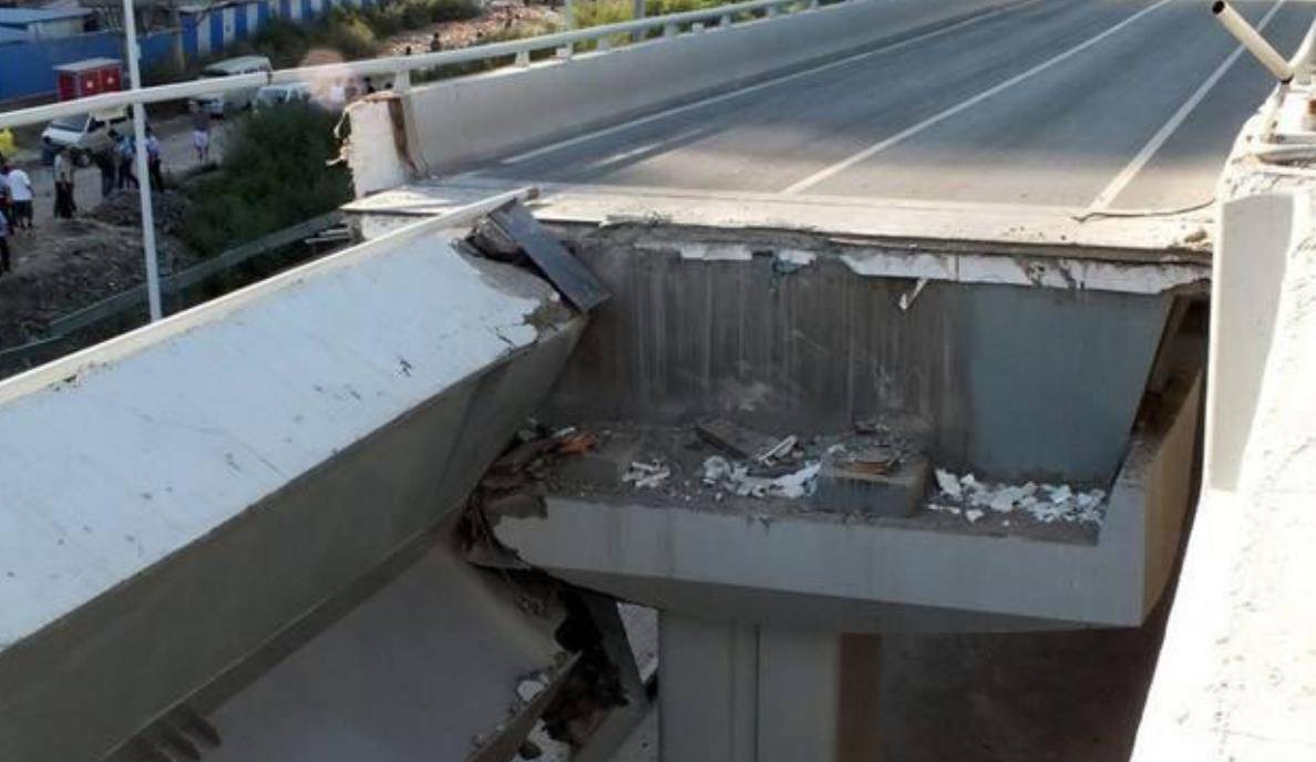 桥梁坍塌事故图片