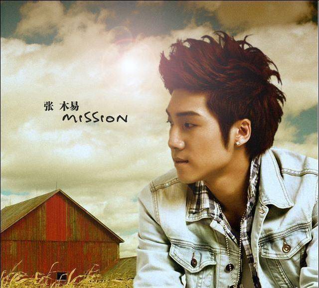 原创29岁张木易和17岁女友甜蜜过圣诞女友从小美到大明年结婚