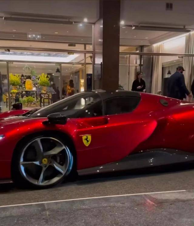 这款极为罕见的意大利跑车全球仅生产了599辆,其稀有程度可见一斑.