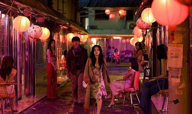 据统计,截至战争末期,韩国从事性服务的女性人数就达到了35万人,其中