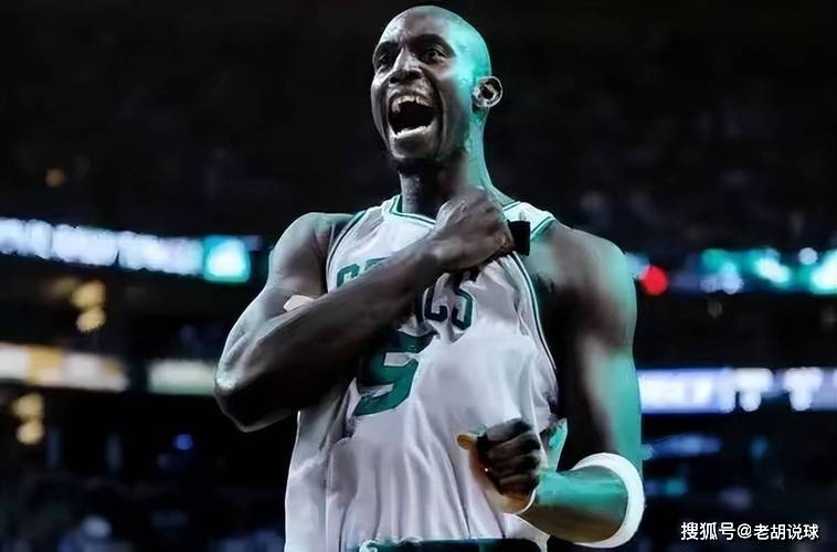 只有库里配得上划时代球星加内特公开盛赞他比詹姆斯更加伟大