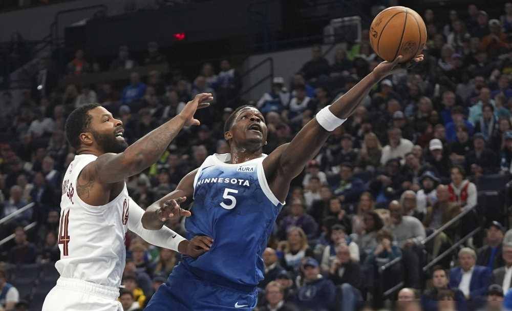 原创森林狼力克骑士巩固前三华子16135引6人上双制胜