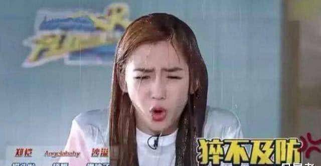 杨颖最想删掉的照片生理期被浇水香肠嘴都不算啥最后一张才是王者