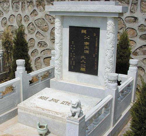 原创墓碑在城市能见到吗上边的显故考妣又是何意呢
