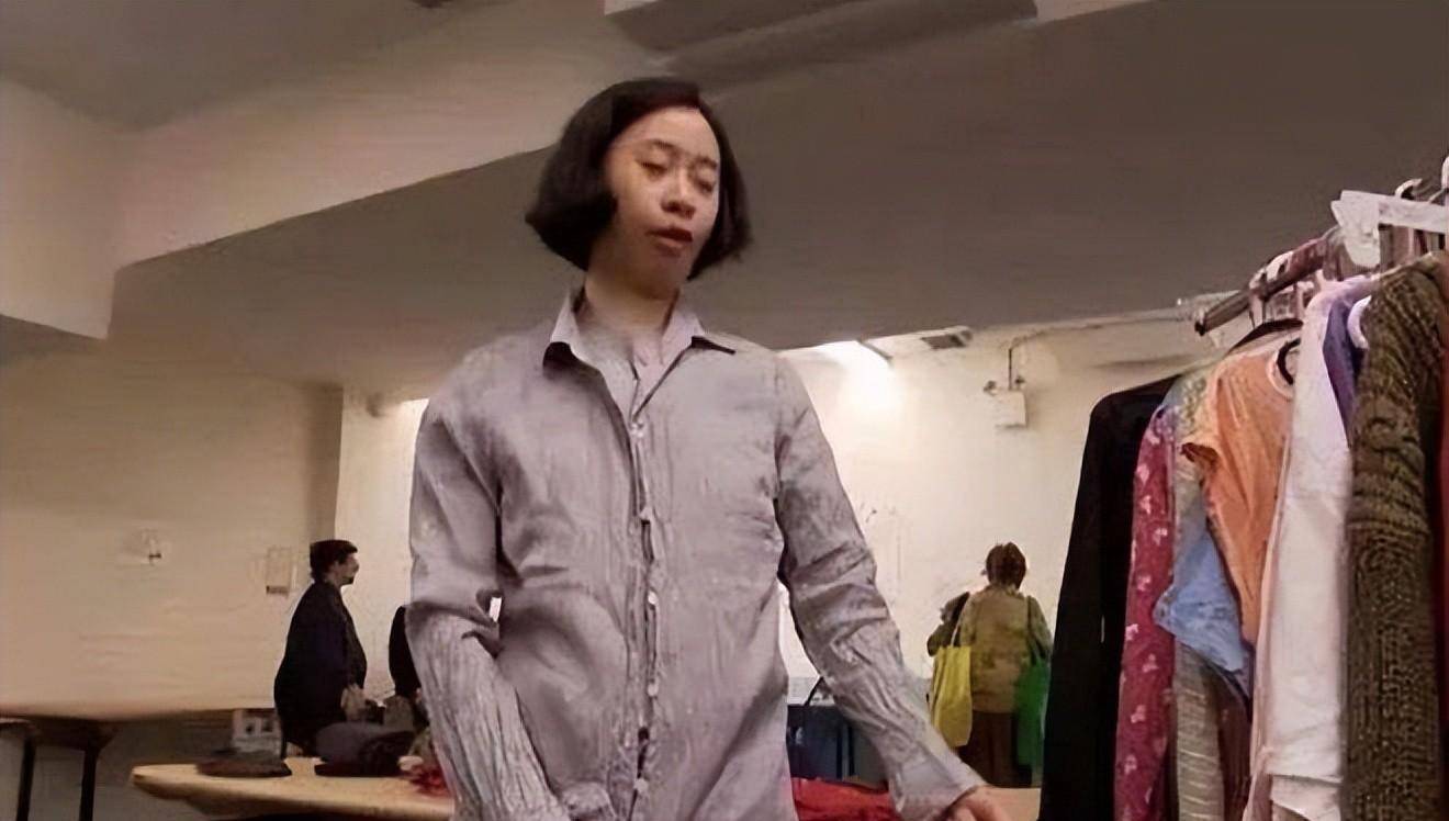 原创哈佛毕业女白领20年不买内衣厕纸晾干重复用在纽约买套房