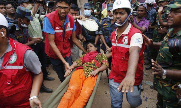 原创发电机震塌8层大楼3600多名劳工被活埋8年前孟加拉塌楼有多惨