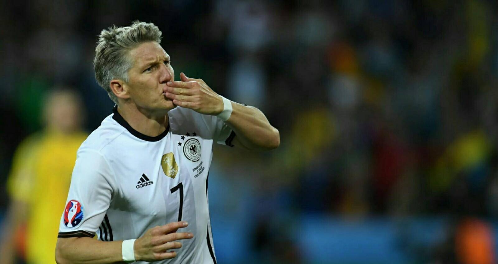 第五,施魏因施泰格,121场诺伊尔应该是德国足球历史上最伟大的门将