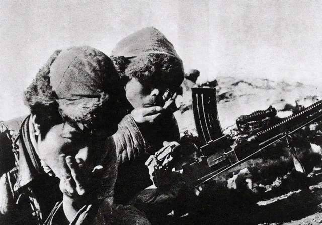 原创志愿军缴获美军3000床毛毯政委王直让全剪碎使数千人免受冻伤