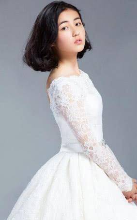 原创原创3岁出道名气大过张子枫长残后赵丽颖都带不动今靠网红脸逆袭