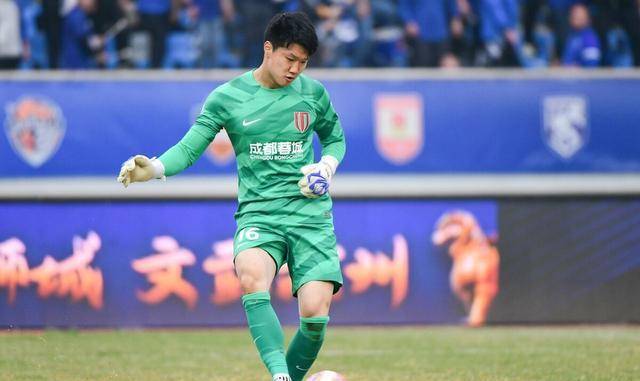 国奥队放三大主力,成耀东妥协赢得掌声,球员回归俱乐部锤炼实战技能