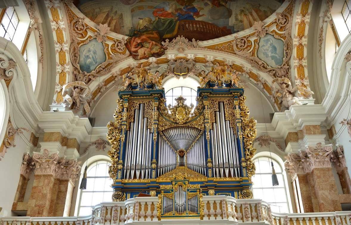 原创神圣罗马帝国时期影响突出的两个教堂建筑团体