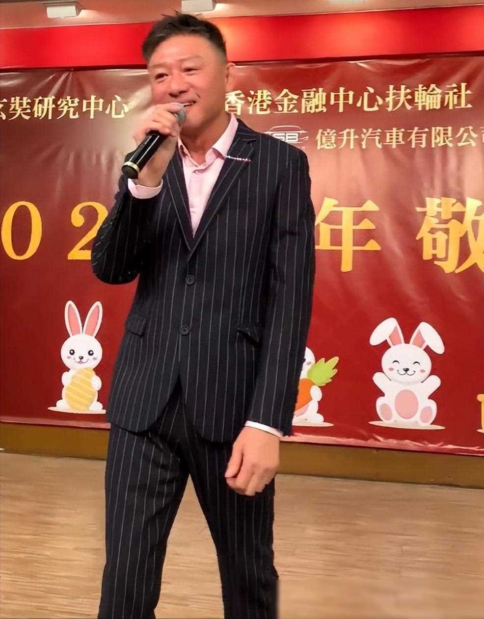 谈到詹秉熙的过去,人们不得不提起他曾是80年代的当红男星,主演过不少