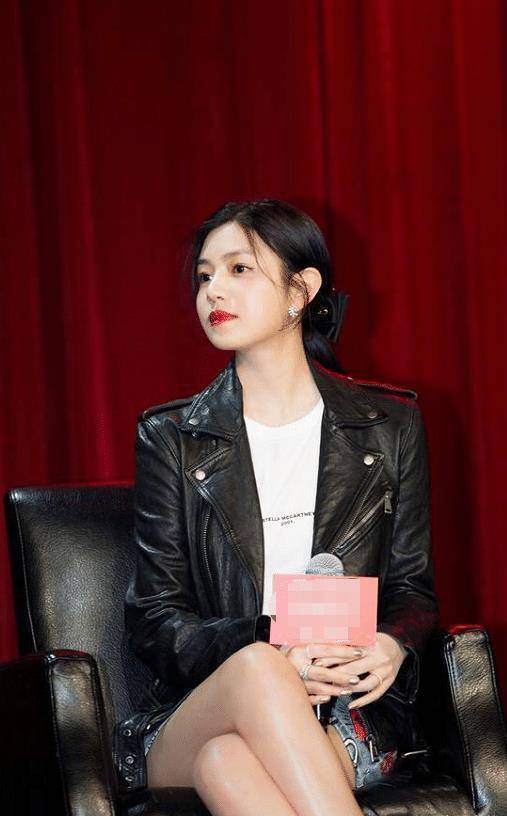 陈妍希这腿是抹油了双腿零厘米间距陈晓的眼光真毒