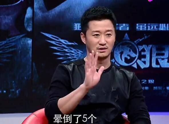 原创原创7年前的今年吴京拍战狼300一天群演都没人干老丈人亲自上阵