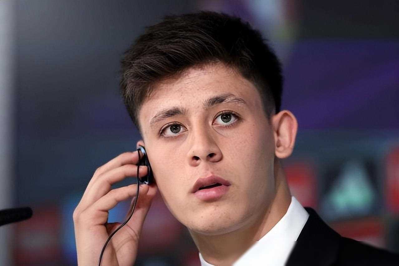 原创卡拉格推荐小熊转投瓜迪奥拉居莱尔或将登陆英超