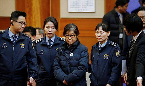 在监狱里面都不安分,文在寅怎么都没想到,崔顺实留了这么一手_朴槿惠