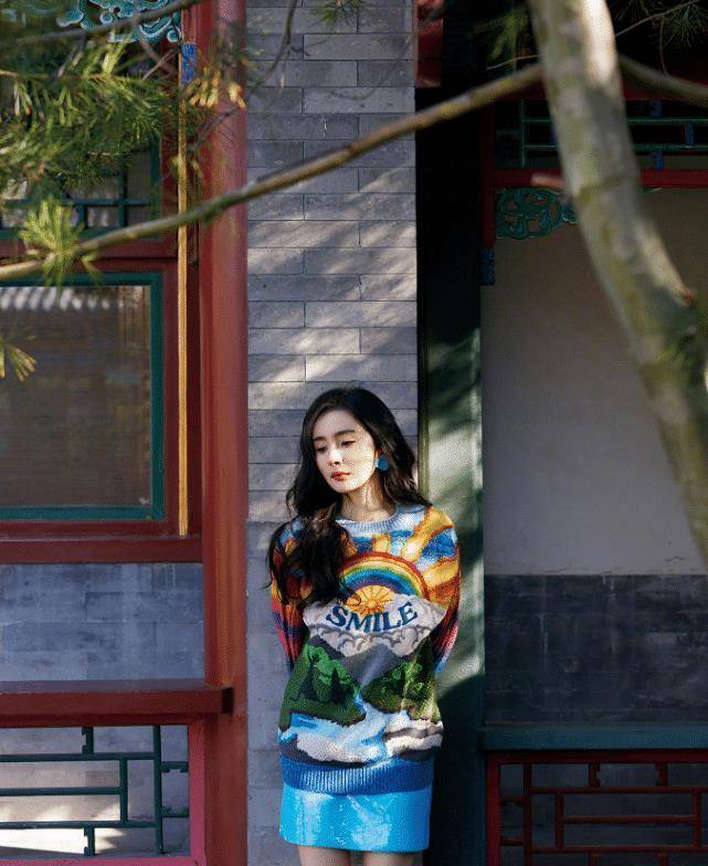 杨幂这奶奶靴是自己设计的看着虽土却意外显腿细