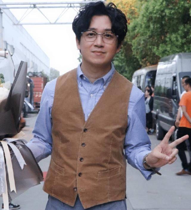 有名的"小胖子",可从他近日晒出来的照片中看却已经是瘦成了另一个人