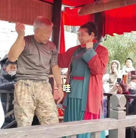 61岁河南王婆爆火不是意外只是摸准时代的脉门