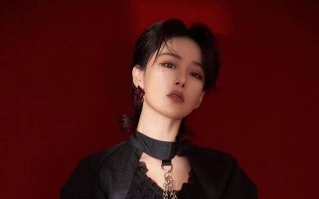 之前我们对吕一并不太了解,但是通过她的跳