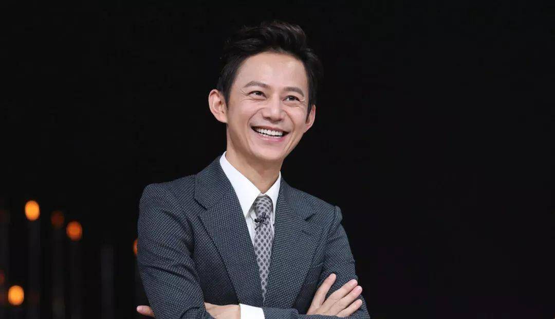 她曾是央视名主持,为爱情放弃事业远嫁国外,今50岁却仍是单身_陈鲁豫