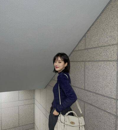 爆料这些事情的人不是李玹珠,而是在她已经离开组合